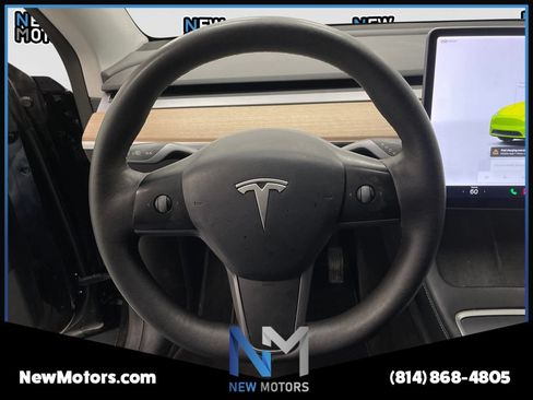 Used 2022 Tesla Model Y Long Range AWD/4WD image 9