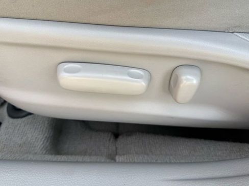 Used 2011 Toyota Camry LE image 16