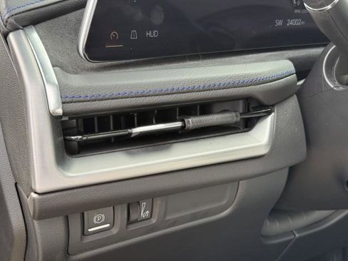 Used 2025 Cadillac XT4 Sport image 19