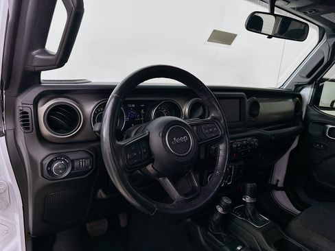 Certified 2021 Jeep Gladiator Sport image 9