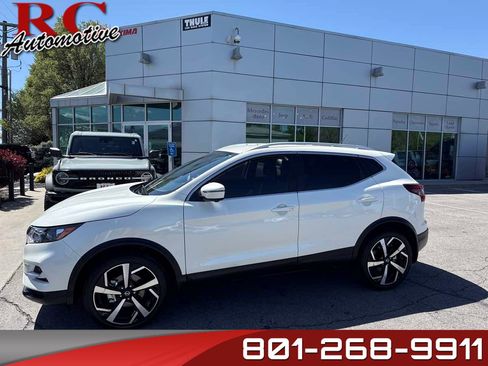 Used 2022 Nissan Rogue Sport SL AWD/4WD image 1