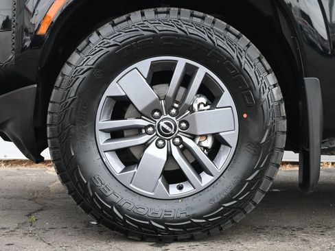 Used 2025 Nissan Frontier SV w/ SV Convenience Package RWD image 7