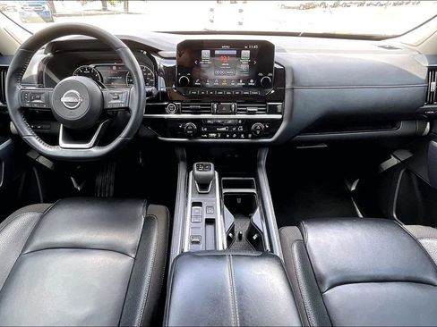 Used 2024 Nissan Pathfinder SL w/ SL Premium Package FWD image 7