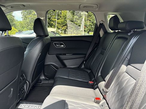 Certified 2026 Nissan Rogue Platinum w/ Platinum Premium Package AWD/4WD image 21