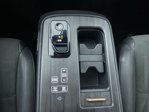 Certified 2024 Nissan Ariya AWD image 22