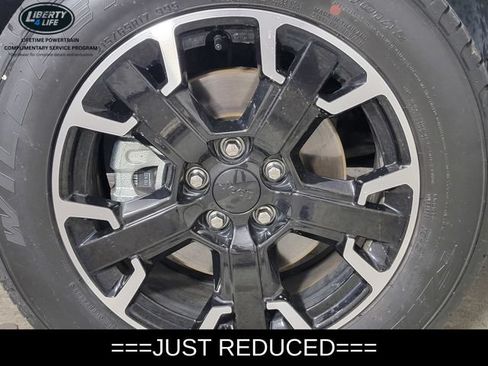 Used 2023 Jeep Renegade Latitude w/ Sun/Sound Group AWD/4WD image 10