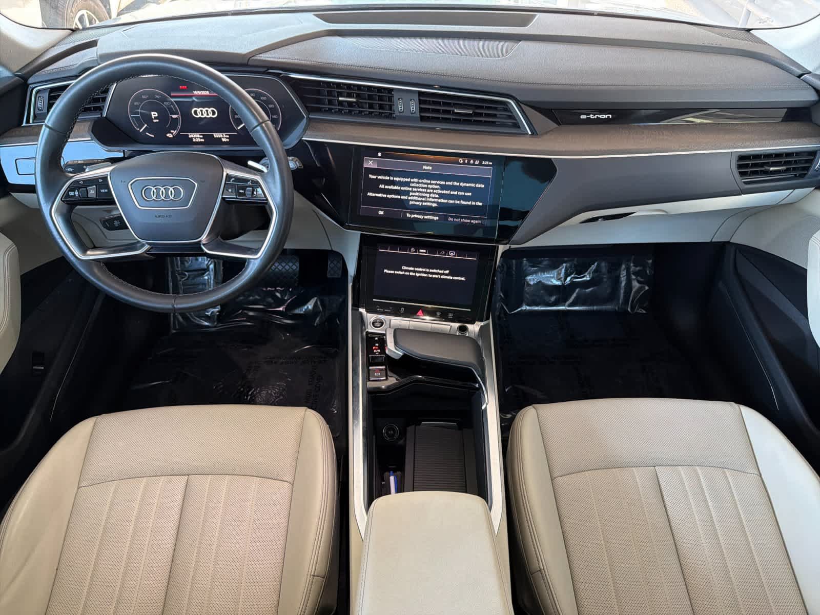 Used 2024 Audi Q8 e-tron Premium Plus w/ Premium Plus Package AWD/4WD image 3