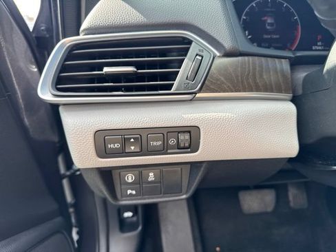 Used 2018 Honda Accord Touring image 19