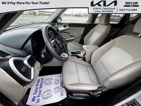Used 2020 Kia Soul LX image 8