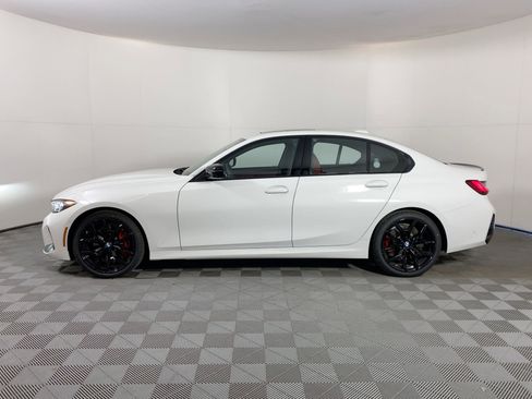 Used 2026 BMW 330i Sedan w/ M Sport Package image 2