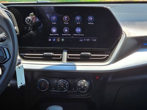 Certified 2024 Chevrolet Trax LS w/ LS Convenience Package FWD image 18