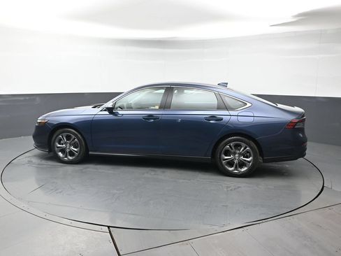 Used 2023 Honda Accord EX image 3