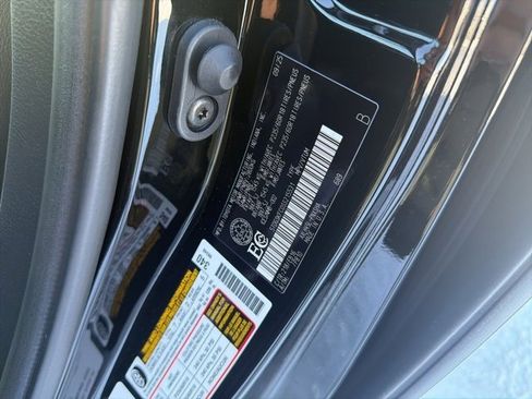 Used 2025 Toyota Sienna LE image 41