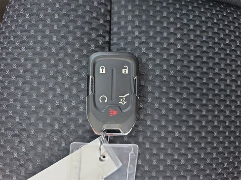 Used 2023 GMC Acadia AT4 image 40