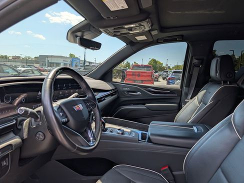Used 2024 Cadillac Escalade Sport w/ LPO, ONYX Package AWD/4WD image 10