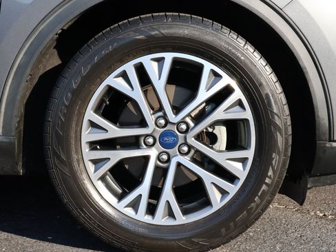 Used 2022 Ford Escape SEL w/ Technology Package FWD image 26