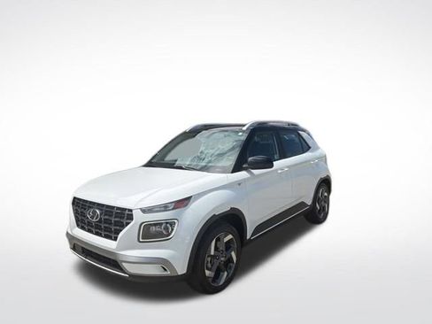 Used 2024 Hyundai Venue Limited FWD image 7