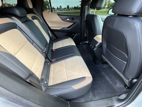 Used 2025 Chevrolet Equinox ACTIV image 17