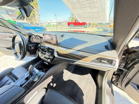 Used 2019 BMW 530e w/ Convenience Package image 17