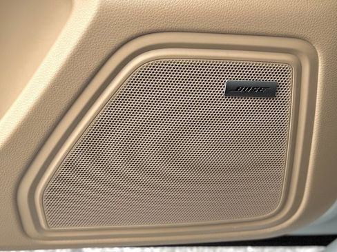 New 2026 Porsche Macan image 15