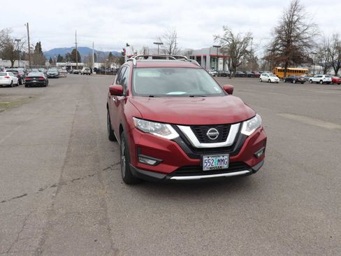 Used 2020 Nissan Rogue SV w/ Sun & Sound Touring Package image 3