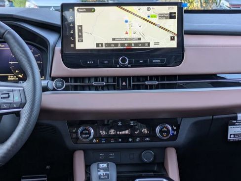 New 2025 Mitsubishi Outlander SEL image 19