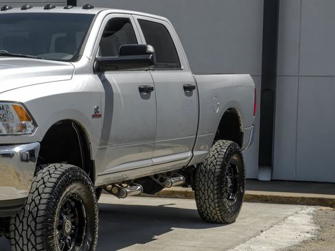 Used 2016 RAM 2500 Tradesman w/ Chrome Appearance Group AWD/4WD image 5