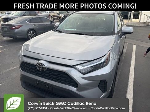 Used 2022 Toyota RAV4 XLE image 1