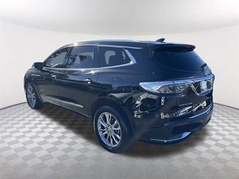 Used 2023 Buick Enclave Avenir image 7