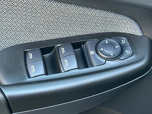 Certified 2021 Chevrolet TrailBlazer LS w/ LPO, Blackout Package image 12