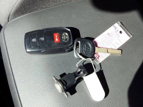 Used 2024 Toyota Tacoma SR image 31