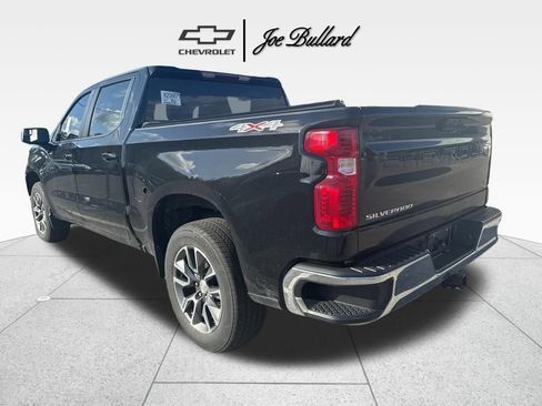 Used 2024 Chevrolet Silverado 1500 LT image 8