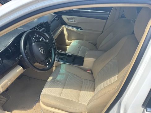 Used 2016 Toyota Camry LE FWD image 5