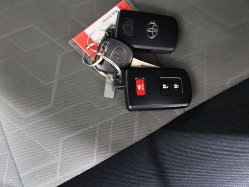 Certified 2023 Toyota Tacoma TRD Off-Road w/ Technology Package image 18