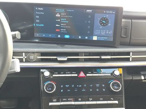 Certified 2025 Hyundai Santa Fe Limited AWD/4WD image 18