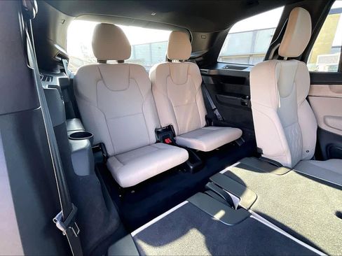 Used 2025 Volvo XC90 B6 Core w/ Protection Package Premier image 31