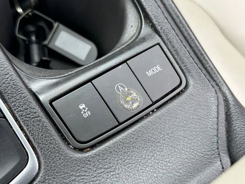 Used 2019 Cadillac XT4 Luxury image 24