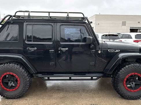 Used 2015 Jeep Wrangler Unlimited Rubicon AWD/4WD image 8