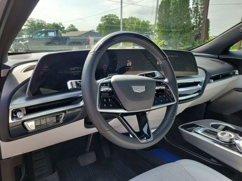 Used 2024 Cadillac Lyriq Sport w/ LPO, Floor Liner Package AWD/4WD image 18