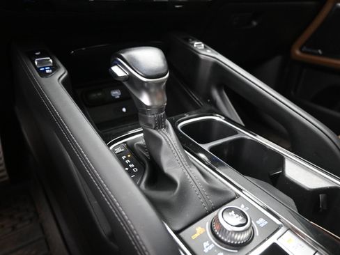 Used 2020 Kia Telluride SX w/ SX Prestige Package image 15