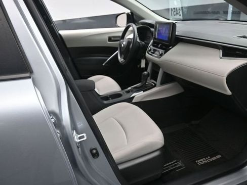 Used 2023 Toyota Corolla Cross L image 26