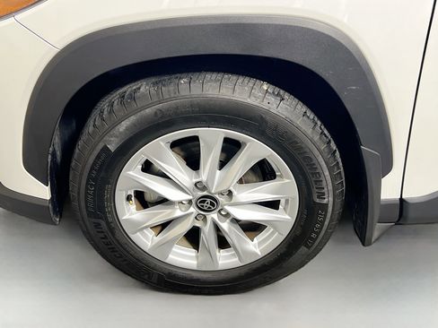 Used 2024 Toyota Corolla Cross LE image 13