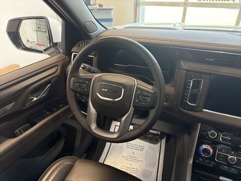 Used 2023 GMC Yukon Denali AWD/4WD image 40