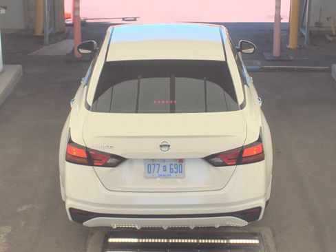 Used 2022 Nissan Altima 2.5 S FWD image 10