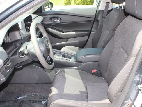 Used 2023 Honda Accord EX image 11