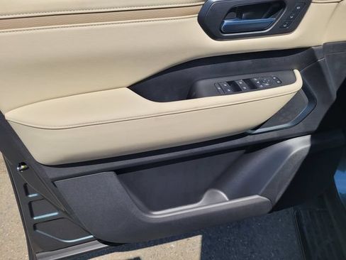 New 2026 Nissan Armada Platinum AWD/4WD image 9