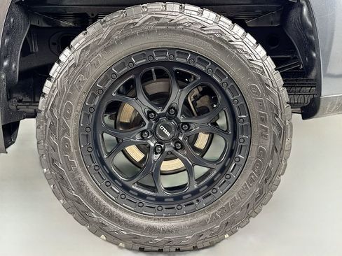 Used 2019 Chevrolet Silverado 1500 Custom w/ Custom Value Package image 10