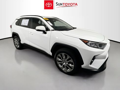 Used 2020 Toyota RAV4 XLE Premium image 1
