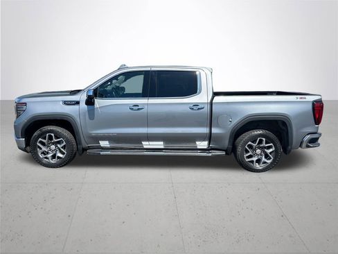 Used 2023 GMC Sierra 1500 SLT w/ SLT Premium Plus Package AWD/4WD image 10
