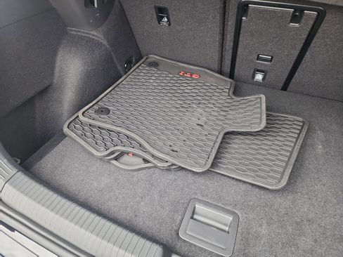 Certified 2025 Volkswagen GTI Autobahn image 31